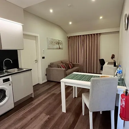 Apartamento Gold Center 402 *